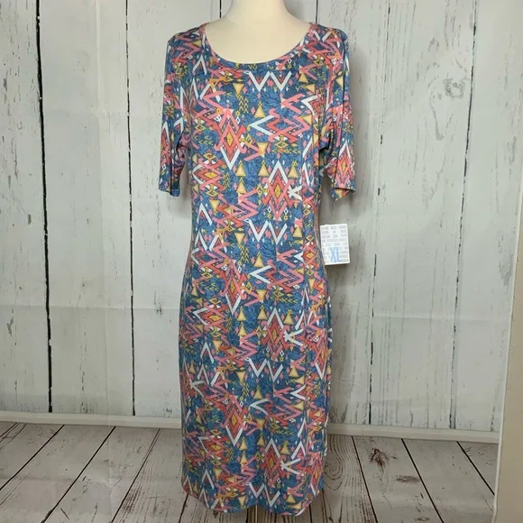 LuLa Roe Julia - Picture 4 of 15